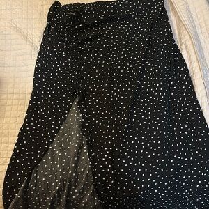 Maxi skirt with side slit